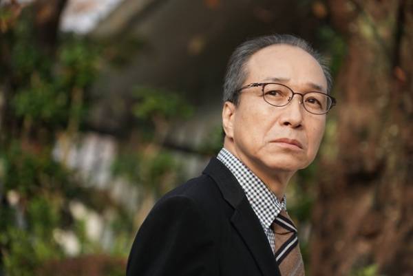 小日向文世、テレビ朝日のドラマ初主演！「欠点だらけの刑事」放送