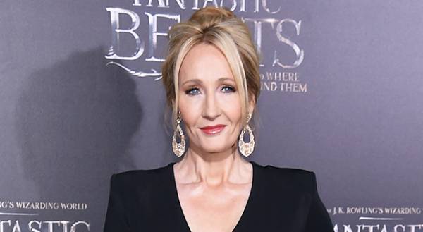 ダンブルドアが同性愛者として描かれない『ファンタビ2』に批判殺到