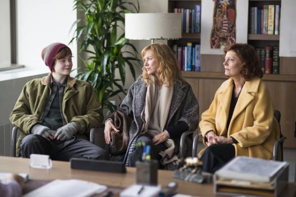 エル・ファニング、ナオミ・ワッツは「理想の母親」『アバウト・レイ』