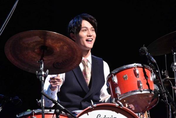 小松菜奈、知念侑李＆中川大志は「目線がイチャイチャしてた」と暴露