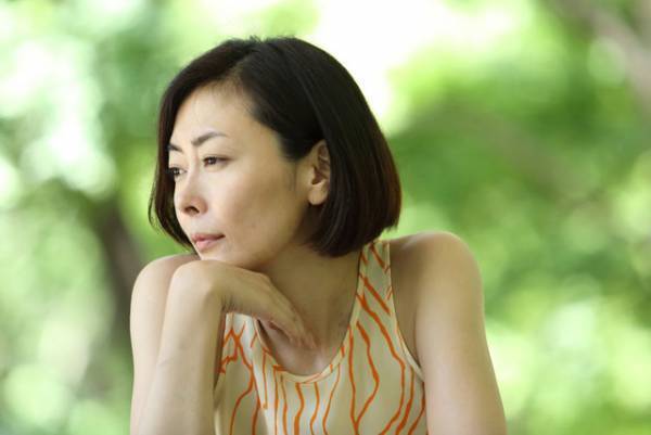 永瀬正敏がキーパーソン役で友情出演！ 中山美穂主演『蝶の眠り』