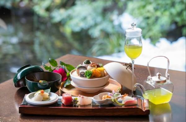 嬉野茶を生かした、香り高い料理を提供 「嬉野茶時 in 雲海」