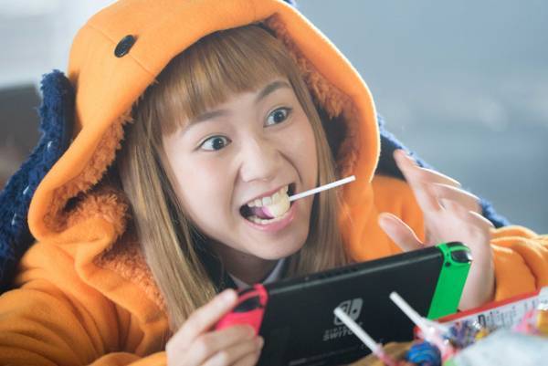 三戸なつめ、可愛すぎる“顔芸”に注目！「賭ケグルイ」