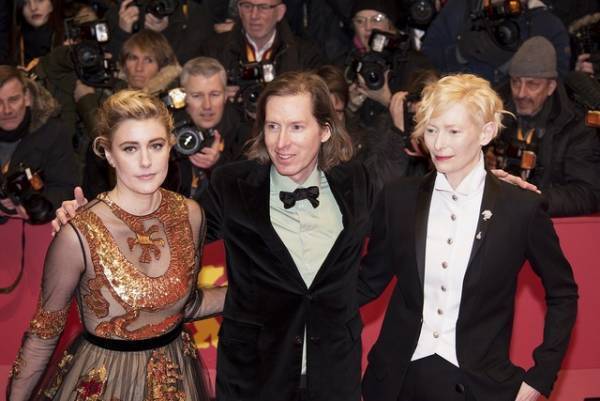 夏木マリ、“犬”と書かれた帯＆着物姿で登場！『犬ヶ島』 ベルリン国際映画祭