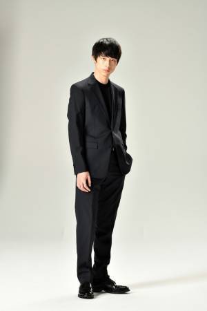 坂口健太郎、TVドラマ初主演！ 刑事役で新境地「気合を入れていかないと」