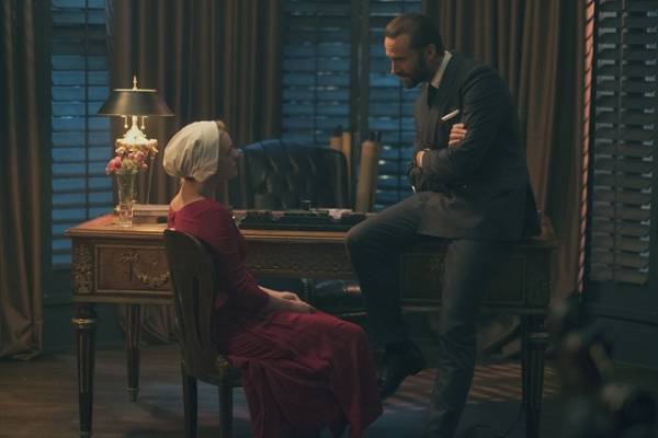 「侍女の物語」全てを奪われても“絶対に屈しない”女性たちに注目…特別映像入手