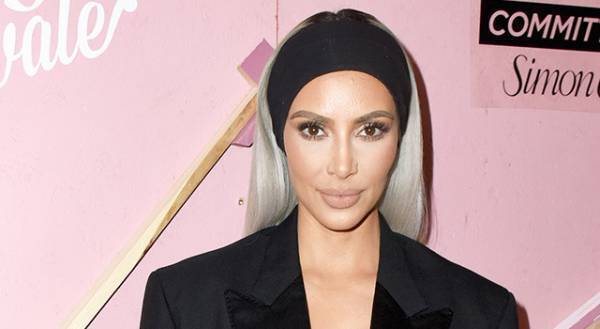 キム・カーダシアン、髪をピンクに染めて来日