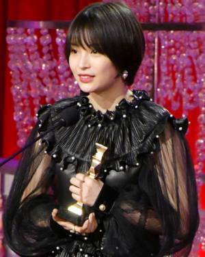 【第41回日本アカデミー賞】広瀬すず「三度目」にして最優秀助演女優受賞！「少しずつでも恩返しができるように」