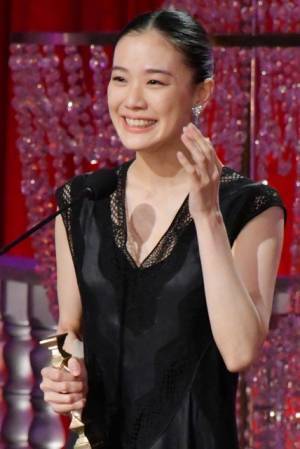 【第41回日本アカデミー賞】蒼井優、最優秀主演女優賞を受賞！涙で訴え「映画界、本当に好きなんです」