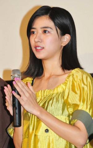 小瀧望、実家に帰ると家族からモテモテ！ 姉に抱きつかれる？