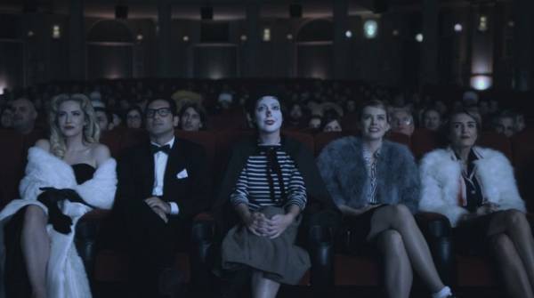 イタリアの巨匠・フェリーニの魅惑の世界に彼女は恋に落ちる…『フェリーニに恋して』本編映像