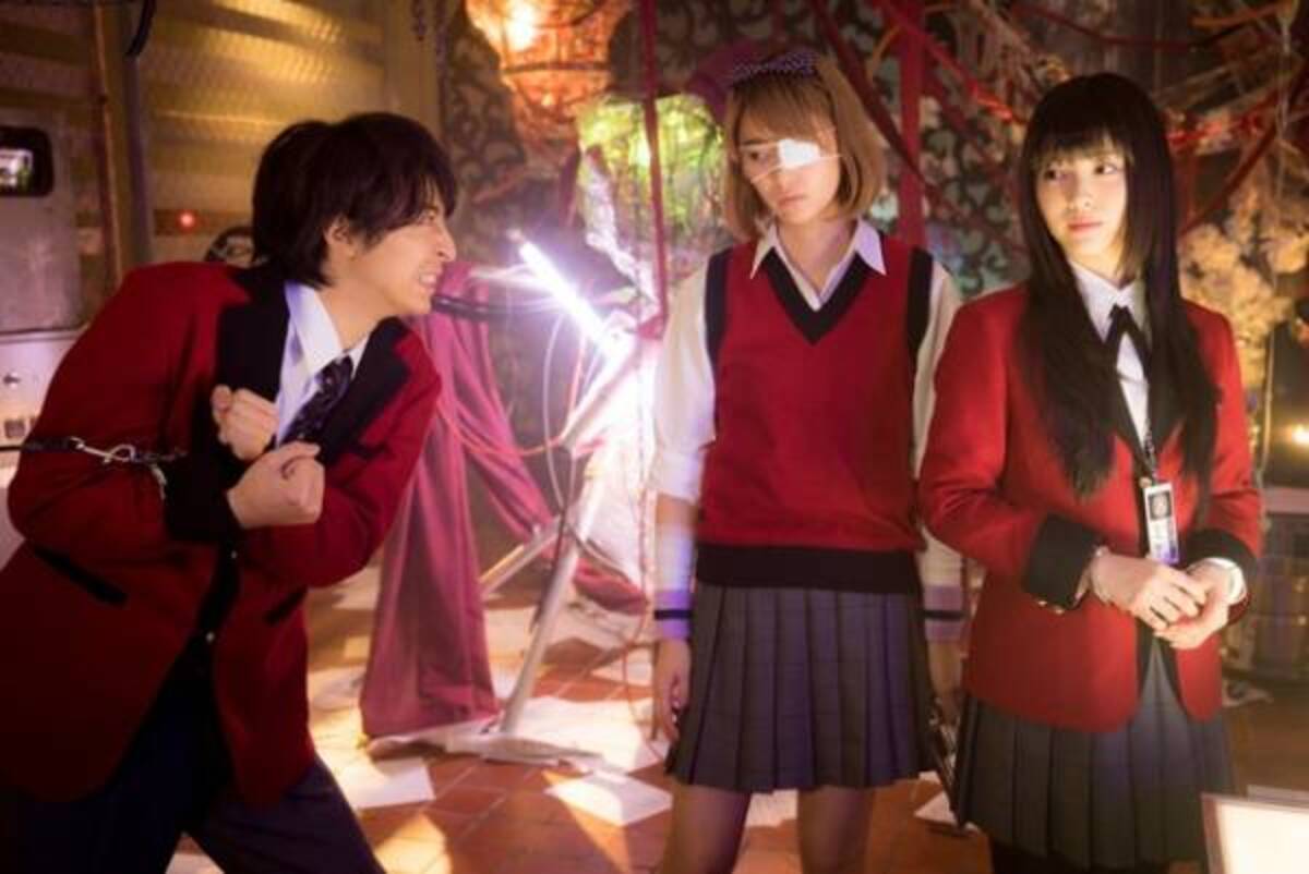 浜辺美波 柳美稀 命 をかけた最終ゲームへ 賭ケグルイ 18年3月7日 ウーマンエキサイト 1 2