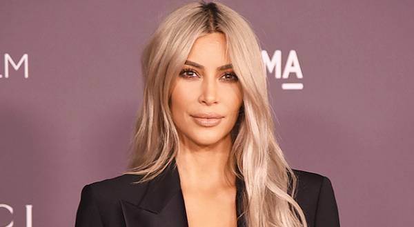 「国際女性デー」でひともうけ!? キム・カーダシアンに批判殺到