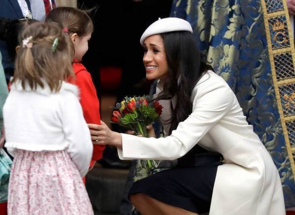 メーガン・マークル、結婚前初めてのエリザベス女王との行事に出席