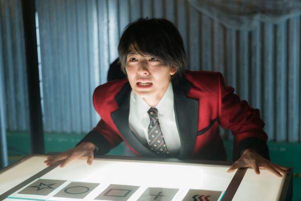 浜辺美波の命は高杉真宙の手に！「賭ケグルイ」スリリングすぎる最終回