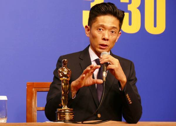 “凱旋帰国”の辻一弘さん、夢追う若者にエール！「心に正直に」