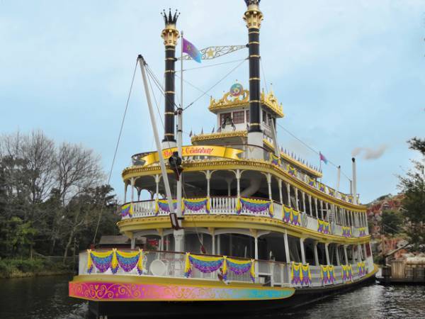 【ディズニー】蒸気船マークトウェイン号が35周年仕様で再出航！