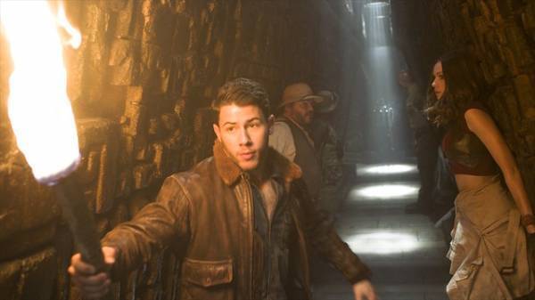 ニック・ジョナスは『ジュマンジ』の隠れキャラ！凛々しい初登場シーン入手