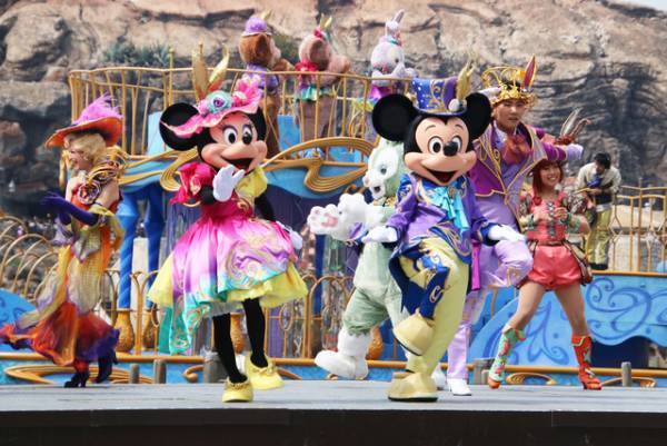 【ディズニー】ミッキー＆ミニーが新コス早着替え！春の祭典「ディズニー・イースター」盛大に開幕