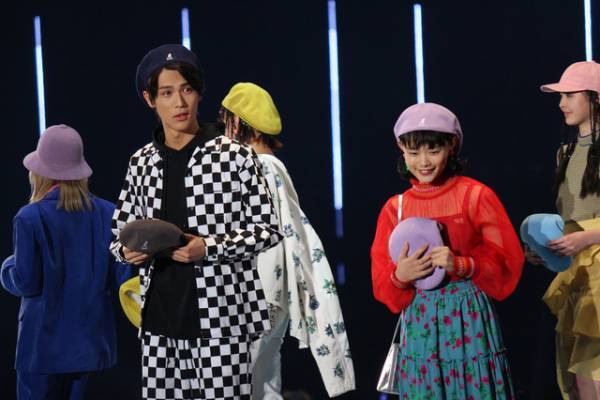 【第26回東京ガールズコレクションS/S】中川大志＆杉咲花、仲良しランウェイ披露