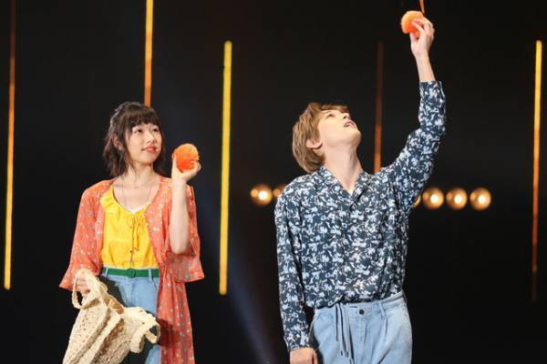 【第26回東京ガールズコレクションS/S】桜井日奈子＆吉沢亮“後ろハグ＆頬つんつん”で大歓声！『ママレ』コンビ登場