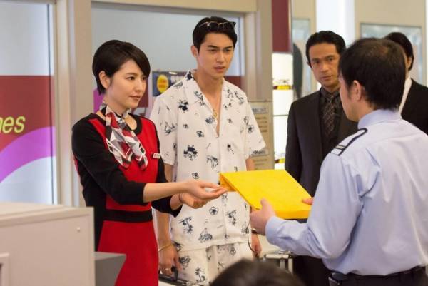 長澤まさみの壮大な“騙し”に「規模大きすぎ」と視聴者大興奮「コンフィデンスマンJP」第1話