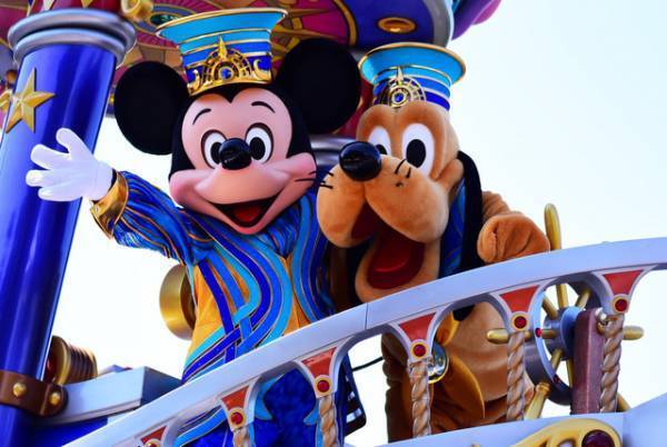 【ディズニー】新パレード「ドリーミング・アップ！」誕生！史上最大のアニバーサリーイベント、盛大に開幕