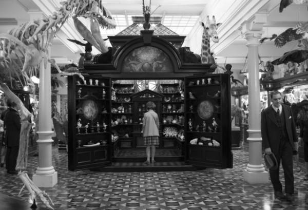 原作者も感涙！ キーアイテム“驚きの飾り棚”の制作裏に迫る『ワンダーストラック』