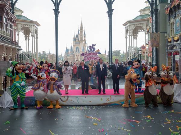 【ディズニー】35周年オープニングセレモニー開催！ “スカイ”報道は「考えていない」と改めて否定