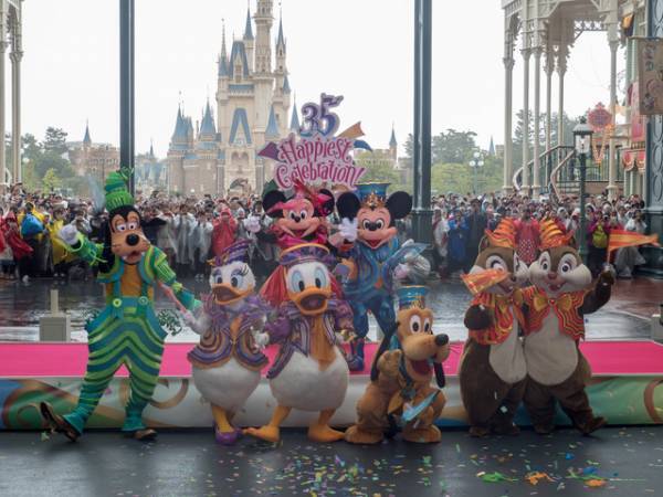 【ディズニー】35周年オープニングセレモニー開催！ “スカイ”報道は「考えていない」と改めて否定