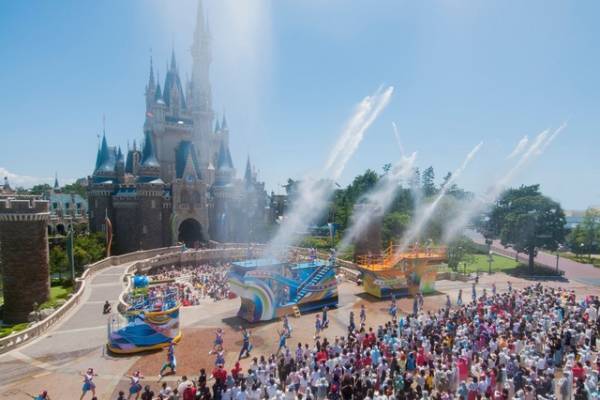 【ディズニー】35周年の夏は昼も夜もお祭り騒ぎ！新ショーも続々とスタート
