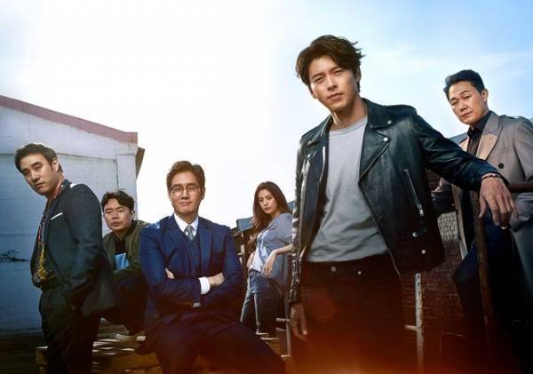 ヒョンビンが詐欺師に！『スウィンダラーズ』7月7日公開決定