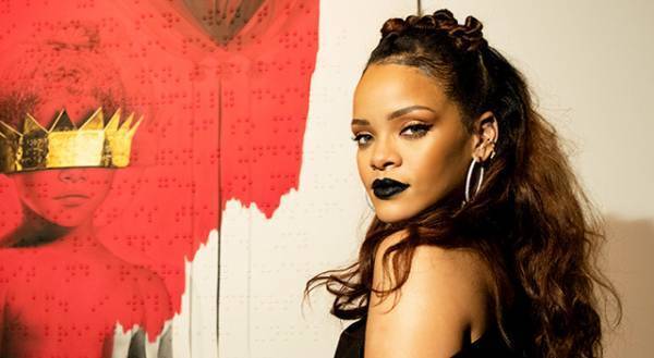 「TIME」誌「世界で最も影響のある100人」に選出のリアーナにアデルが賛辞