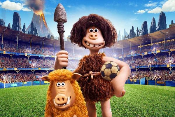 エディ＆トムヒが声の共演でサッカー対決!?『アーリーマン』本予告到着