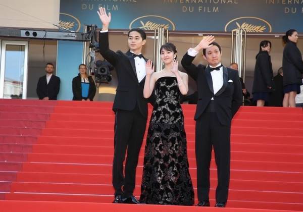 東出昌大、感涙！「いろんな愛が伝わった」主演作『寝ても覚めても』カンヌで上映