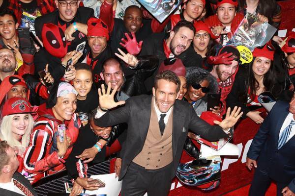 『デッドプール2』大熱狂のNYプレミアに忽那汐里も「楽しんでいます！」