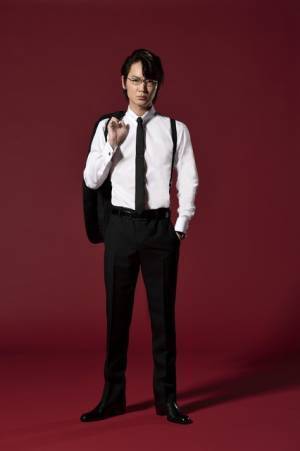 綾野剛、ダークヒーロー役で新たな顔を見せる！ 真山仁「ハゲタカ」実写化