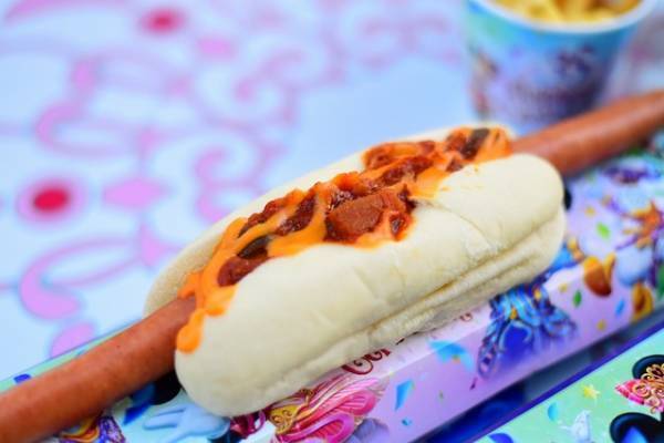 【ディズニー】パークの名物ドッグが35周年＜ロング＞バージョンに！ 「リフレッシュメントコーナー」