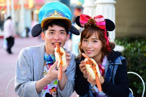 【ディズニー】パークの名物ドッグが35周年＜ロング＞バージョンに！ 「リフレッシュメントコーナー」