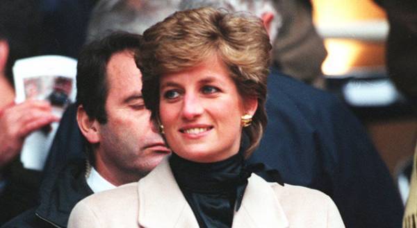 故ダイアナ妃、伝記で「偽の被害者」装い「うそを書いてほしい」と頼んだ!?