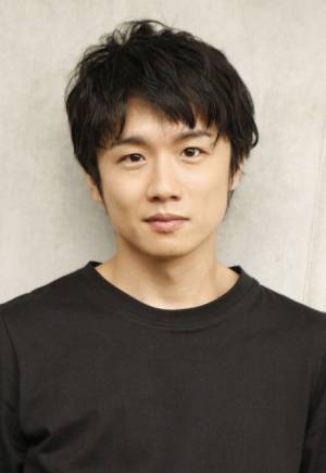 風間俊介、波瑠の最低婚約者に！ 吉沢亮＆ブルゾンらも「サバイバル・ウェディング」