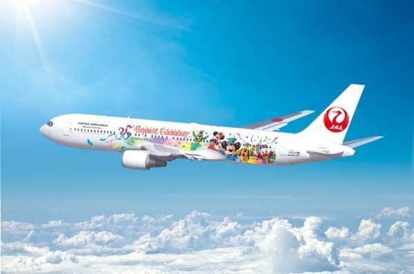 【ディズニー】ミッキー特別デザインの旅客機が就航！特別塗装機「JAL セレブレーションエクスプレス」