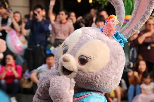 【香港ディズニー】ダッフィーの新しいお友だちはナゼ突然海外で!? 専門家はどうみる？