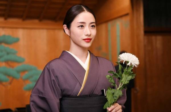 石原さとみ「高嶺の花」主題歌はエルヴィス・プレスリー！「直球な究極のラブソング」