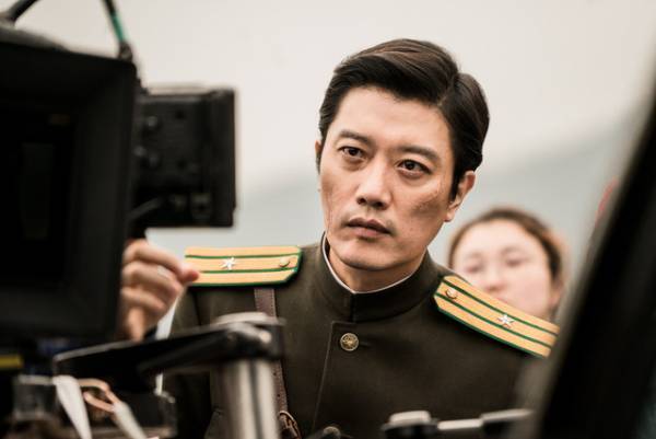 チャン・ドンゴン「とても斬新」『V.I.P. 修羅の獣たち』メイキング映像