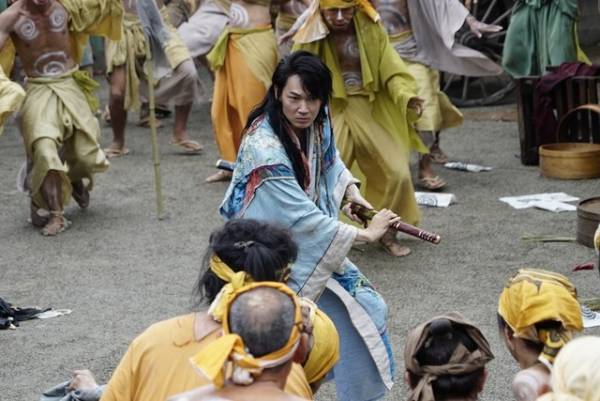 綾野剛、「豊川さんを通して見つけられた」“掛十之進役”への思いとは…『パンク侍、斬られて候』
