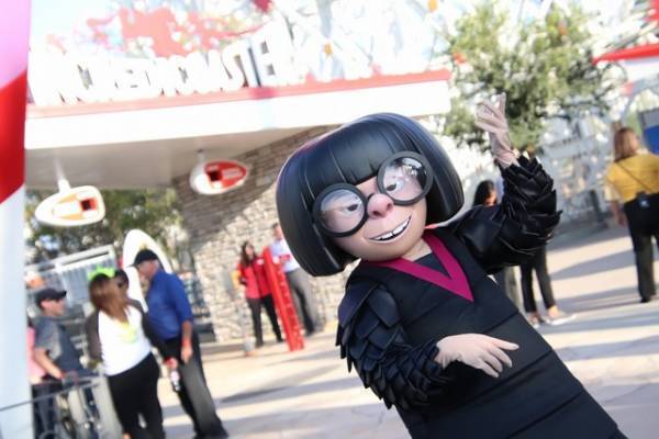 【海外ディズニー】新エリア「ピクサー・ピア」誕生！プレビューにエドナ・モードも登場