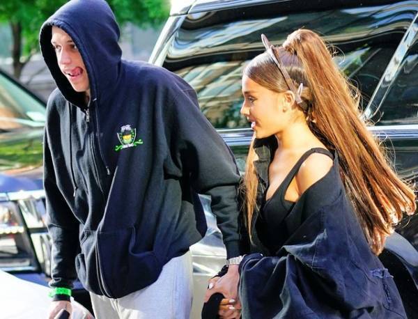 アリアナ・グランデの婚約者、マンチェスター爆破テロを茶化して物議醸す