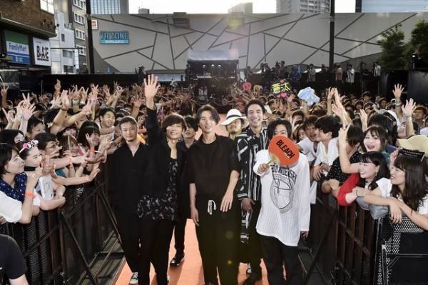 福士蒼汰＆早乙女太一＆小柳友、[ALEXANDROS]生ライブに大興奮！