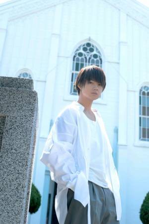 佐野勇斗、初ソロ写真集は『くちびるに歌を』ロケ地へ！「大好きな思い出の場所」